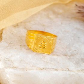Traditional Grandeur Gold Ring