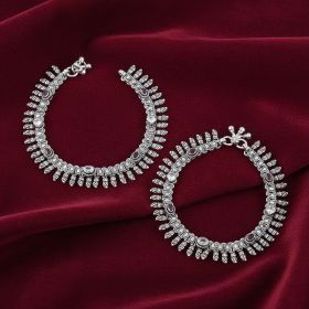 Intricate Leaf Motifs Silver Payal