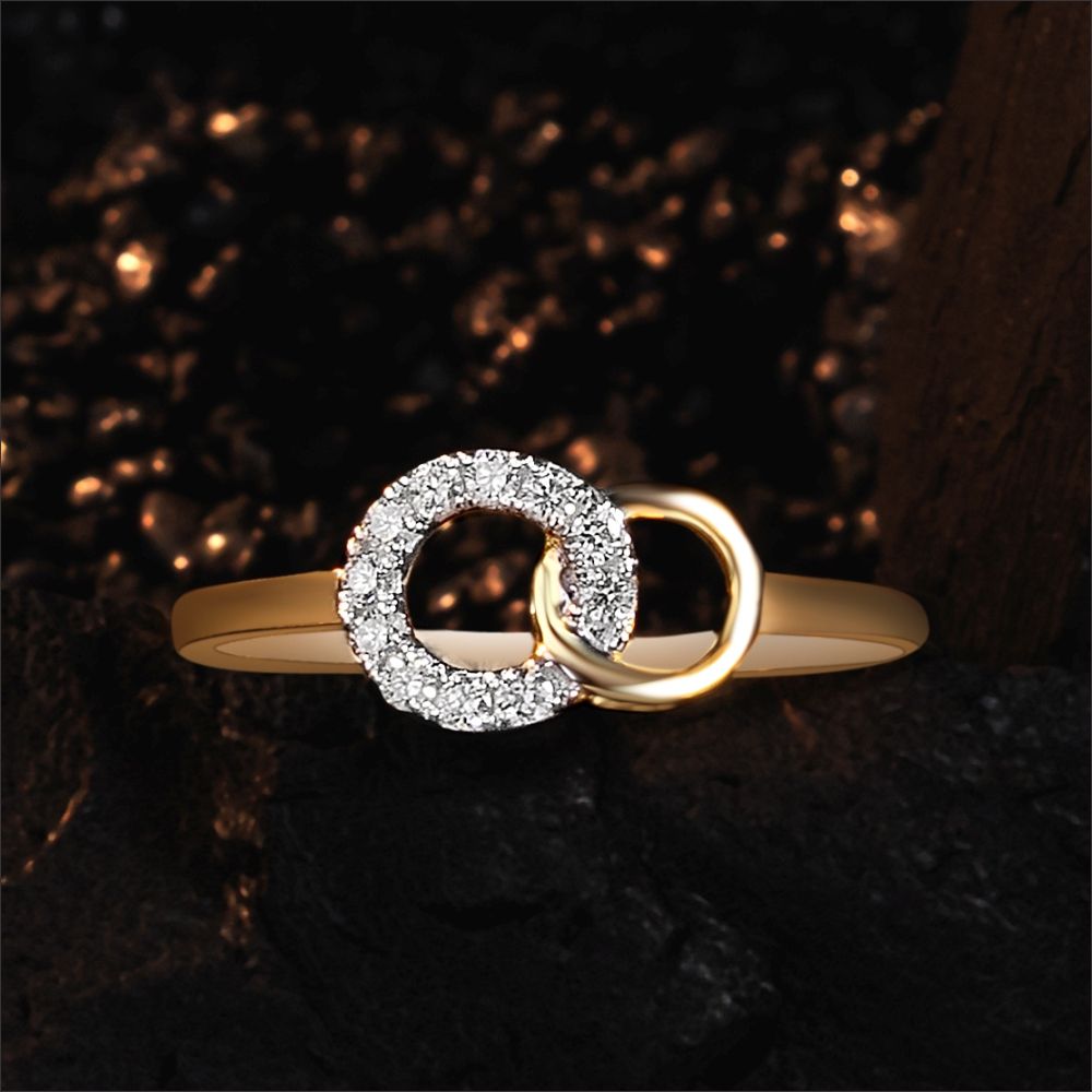 Interlinked Elegance Pavé Set Diamond Ring