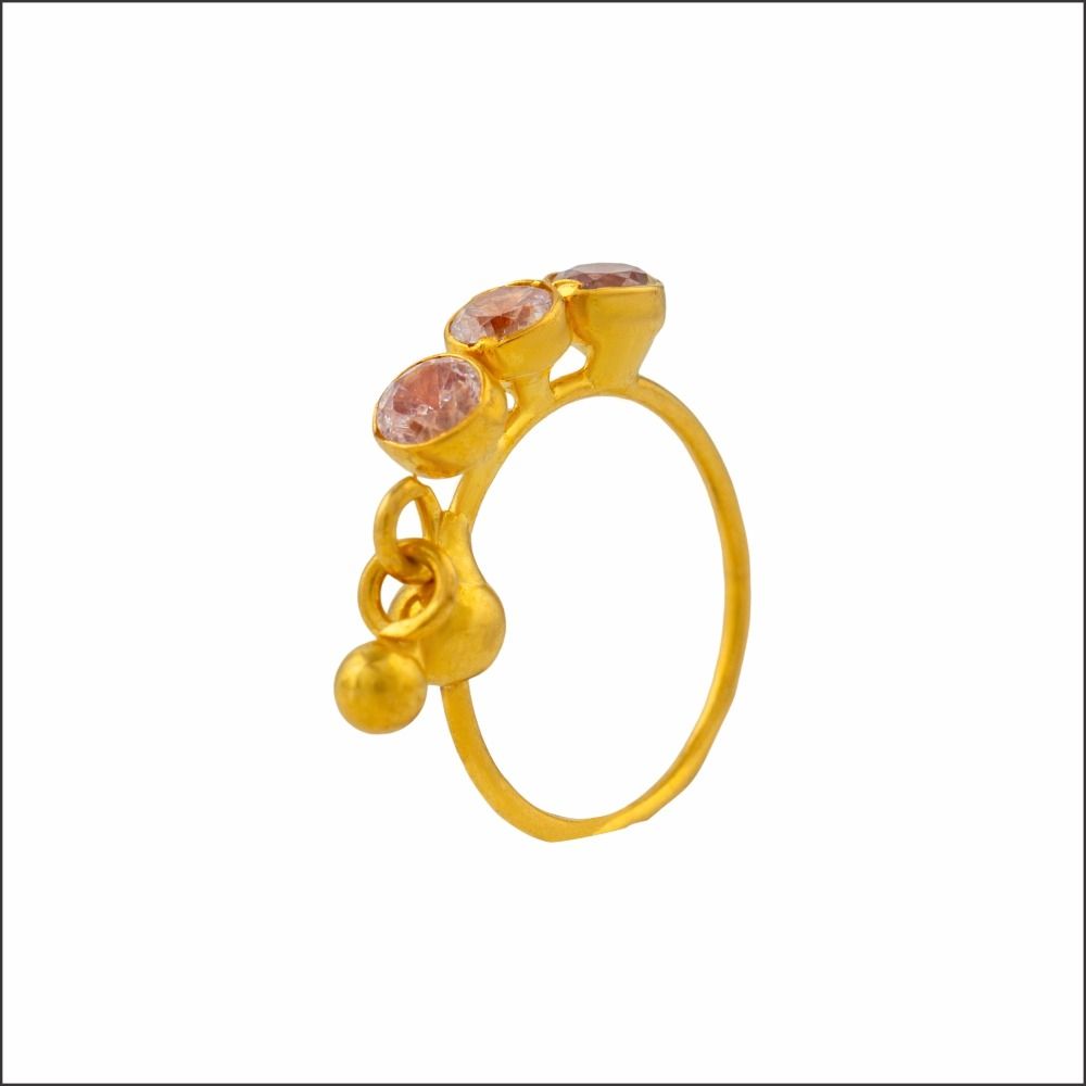 Captivating Charm Gold Nose Pin