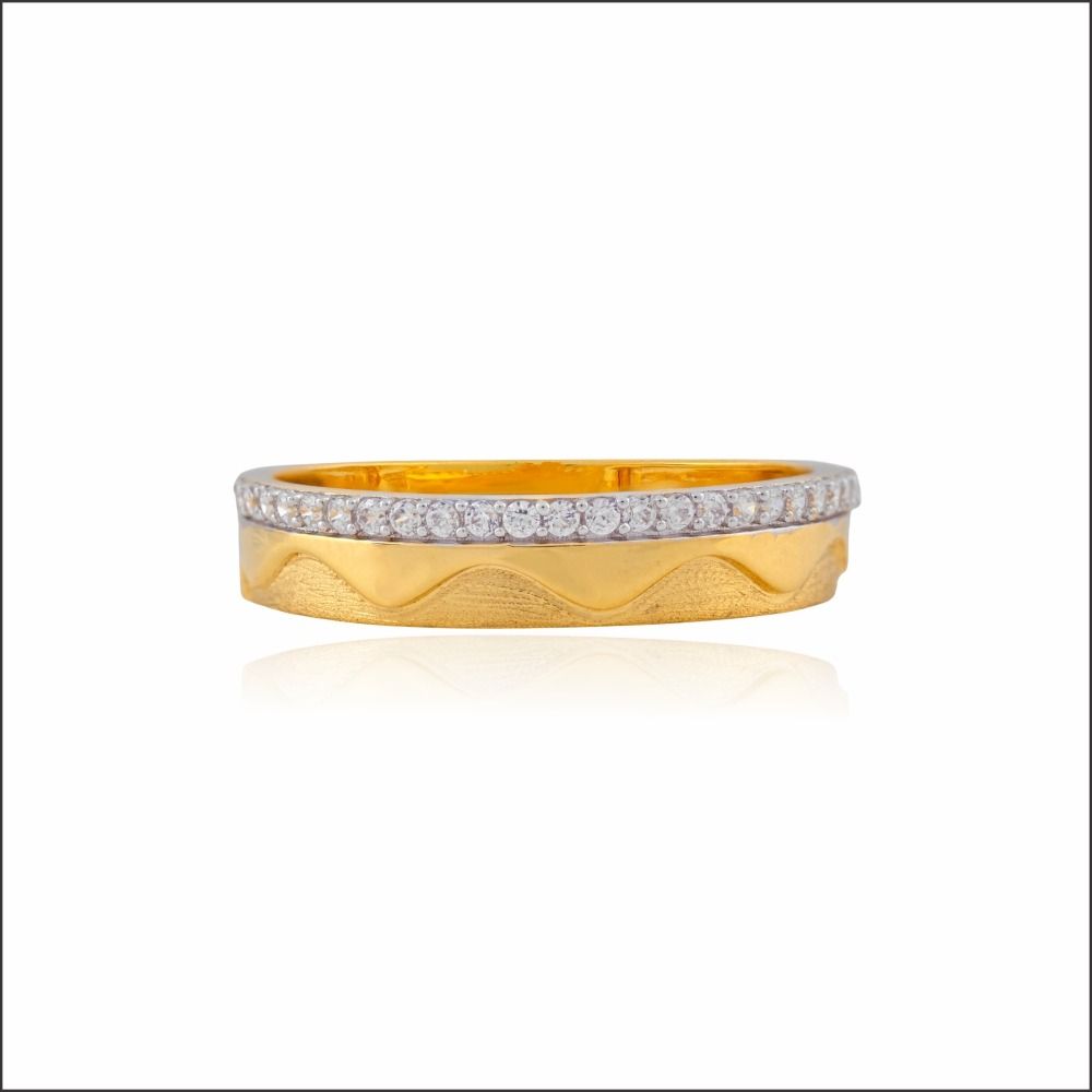 Enthralling Spark Gold Ring