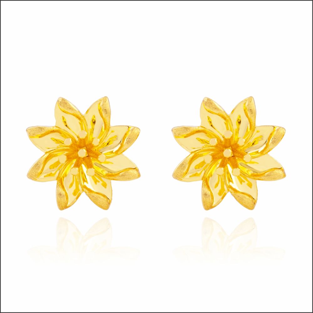 Aisshpra Gold Stud Earrings in 18 Kt for Women Sunflower-shaped Design Jewellery