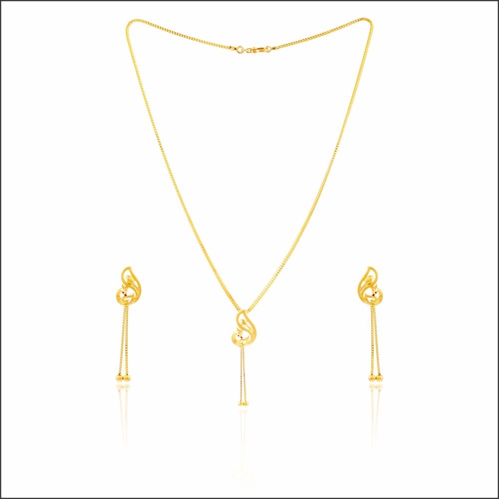 Aisshpra Gold Necklace Set in 18 Kt for Women Comes with a pair of Matching Earrings