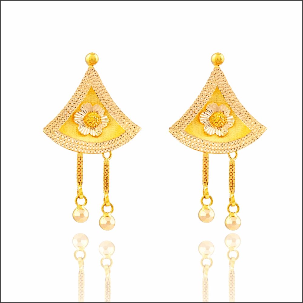 Aisshpra Lightweight Gold Earrings in 18 Kt Stylish Party Wear Jewellery for Women