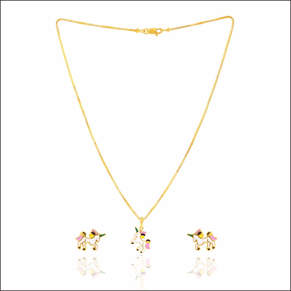 Aisshpra Gold Chain Set in 18 Kt Comes with a set of Matching Earrings 