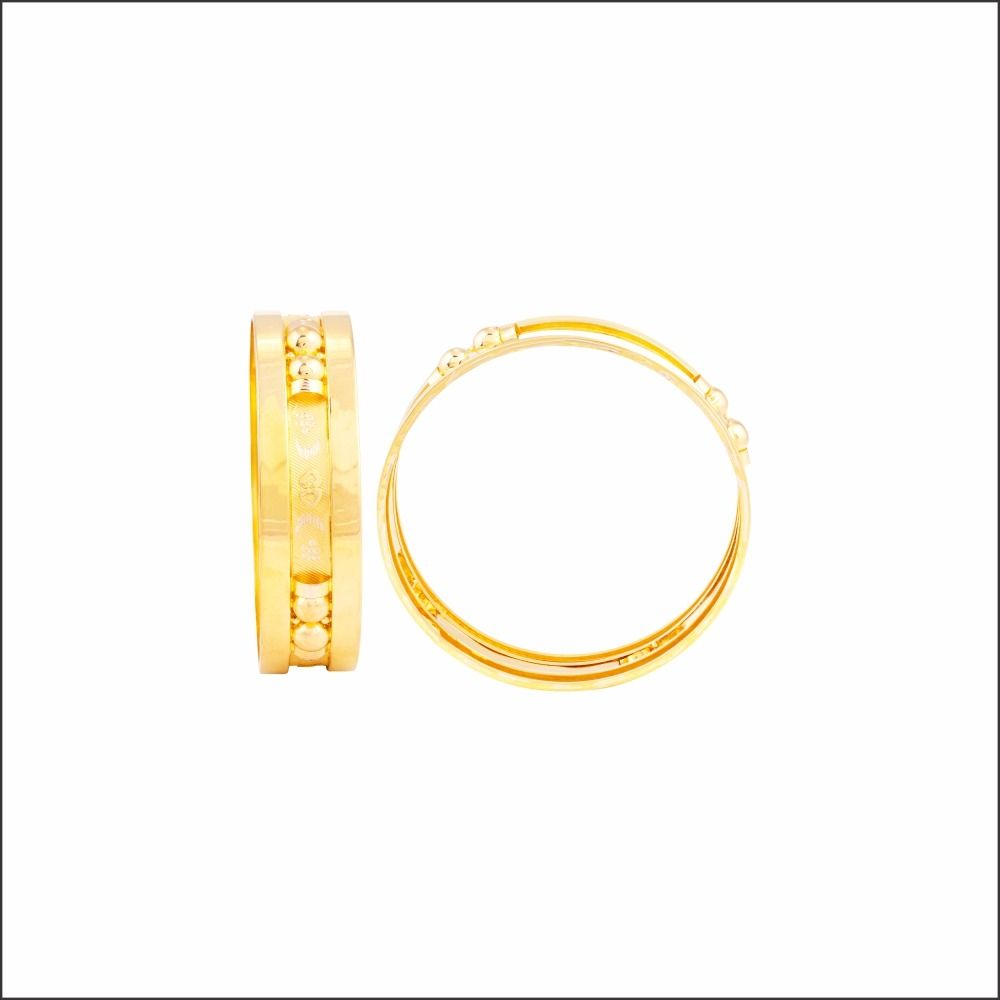 Aisshpra Traditional Design Gold Kada Bangles in 18 Kt Party Wear Jewellery for Women