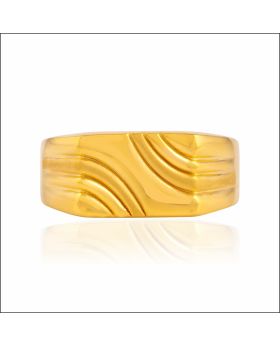 Stylish Elegance Gold Ring