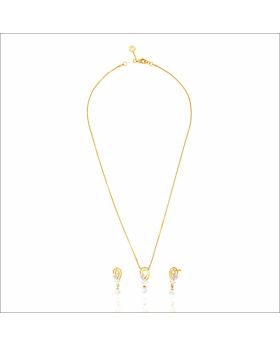 Sophisticated Charm Gold Chain Set