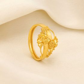Classic Floral Elegance Gold Ring