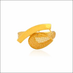 Noble Gleam Gold Ring