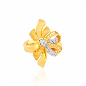 Regal Luminous Splendid Gold Ring